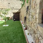 بيت ضيافة Golden House 4*