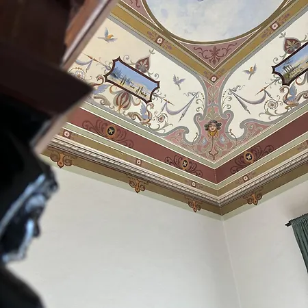 Golden House Konukevi 4*