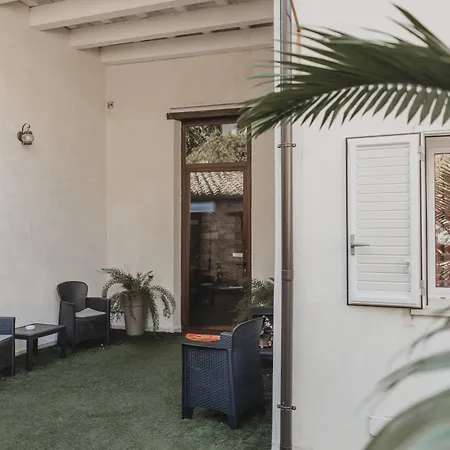 Golden House 4* チェファル