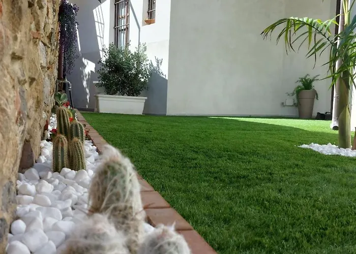 Golden House تْشيفالو