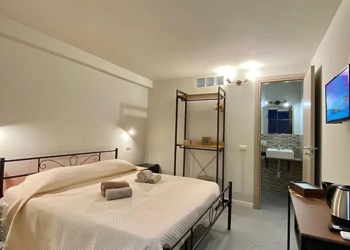 بيت ضيافة Golden House