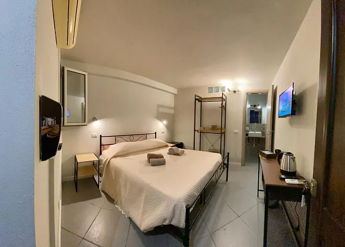 بيت ضيافة Golden House تْشيفالو