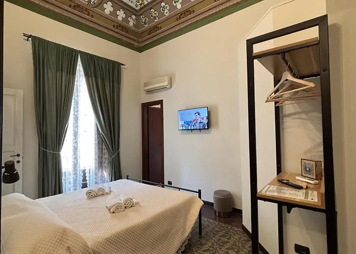 بيت ضيافة Golden House