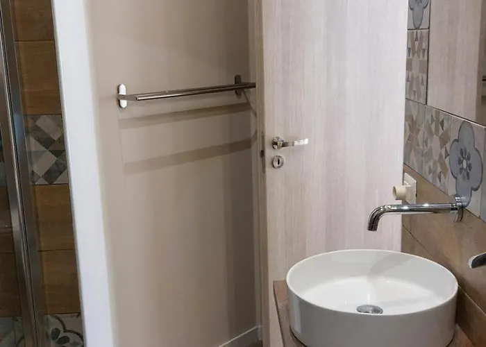 Golden House 4* تْشيفالو