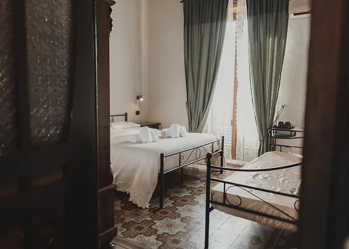 بيت ضيافة Golden House