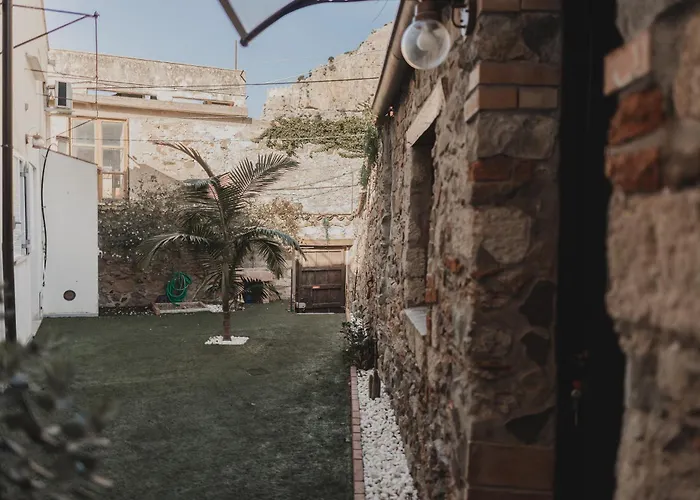 بيت ضيافة Golden House