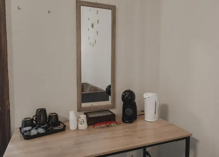 Golden House ゲストハウス チェファル