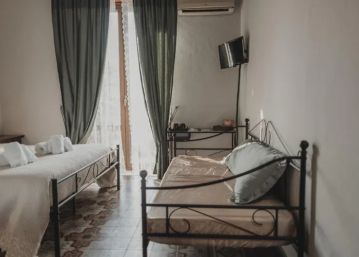 Golden House チェファル