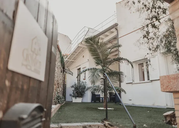 بيت ضيافة Golden House 4*