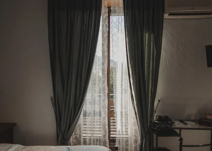 Golden House بيت ضيافة