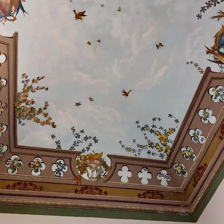 Guest house Golden House 4*