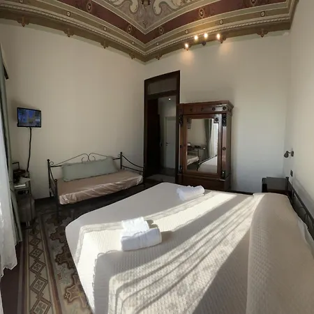 Affittacamere Golden House 4*