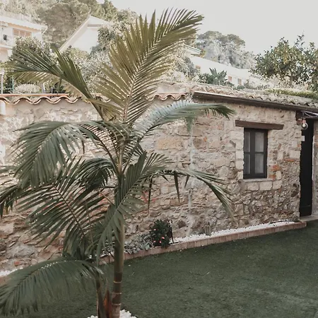 Golden House Πανσιόν